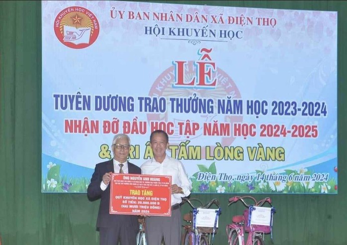 Thầy Long khuyến học, khuyến tài- Ảnh 3. Thầy Long khuyến học, khuyến tài- Ảnh 3.