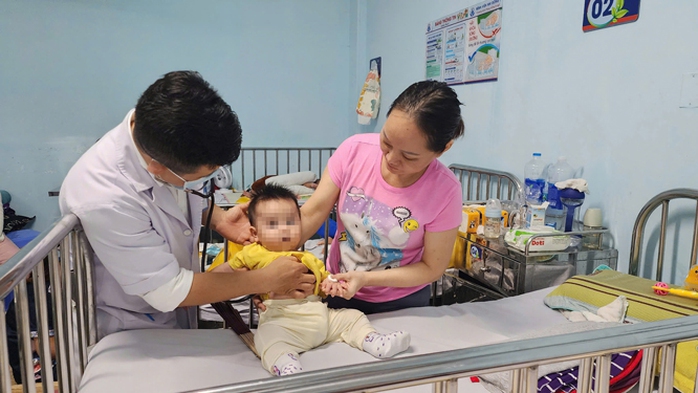 Trẻ điều trị bệnh sởi tại Bệnh viện Nhi Đồng 1 (TP HCM) Trẻ điều trị bệnh sởi tại Bệnh viện Nhi Đồng 1 (TP HCM)