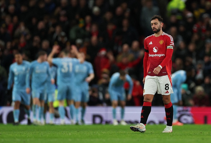 Man United thua sốc Nottingham Forest, HLV Ruben Amorim nói lời gan ruột- Ảnh 6. Man United thua sốc Nottingham Forest, HLV Ruben Amorim nói lời gan ruột- Ảnh 6.