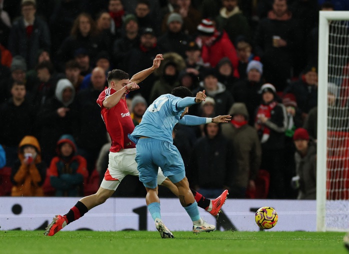 Man United thua sốc Nottingham Forest, HLV Ruben Amorim nói lời gan ruột- Ảnh 4. Man United thua sốc Nottingham Forest, HLV Ruben Amorim nói lời gan ruột- Ảnh 4.