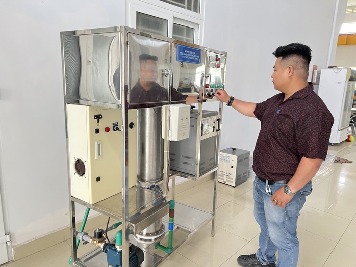 Thiết bị “Nước tưới ion trong nông nghiệp” có thể rửa mặn cho đất, cải thiện sự sinh trưởng của cây trồng. Thiết bị “Nước tưới ion trong nông nghiệp” có thể rửa mặn cho đất, cải thiện sự sinh trưởng của cây trồng.