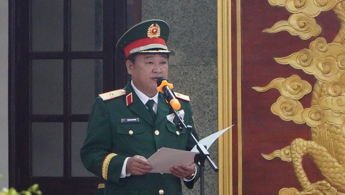 Tiễn đưa 12 liệt sĩ hy sinh trong diễn tập về nơi an nghỉ cuối cùng- Ảnh 4. Tiễn đưa 12 liệt sĩ hy sinh trong diễn tập về nơi an nghỉ cuối cùng- Ảnh 4.