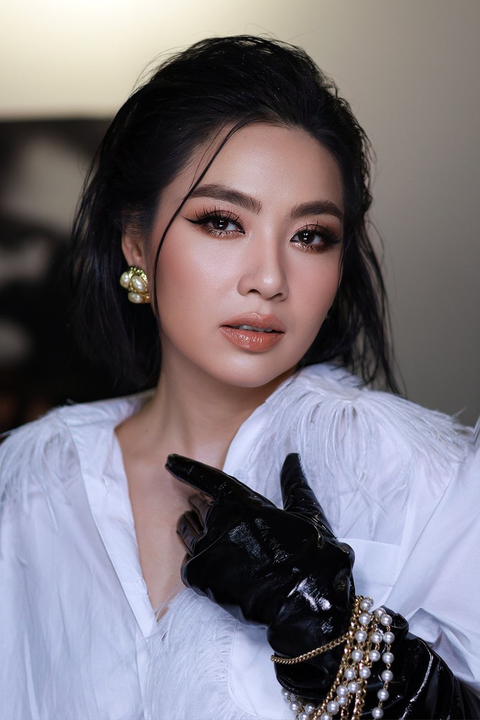Bầu chọn Giải Mai Vàng lần thứ 30: Nam - nữ diễn viên sân khấu, diễn viên hài - Khó phân thắng bại- Ảnh 6. Bầu chọn Giải Mai Vàng lần thứ 30: Nam - nữ diễn viên sân khấu, diễn viên hài - Khó phân thắng bại- Ảnh 6.