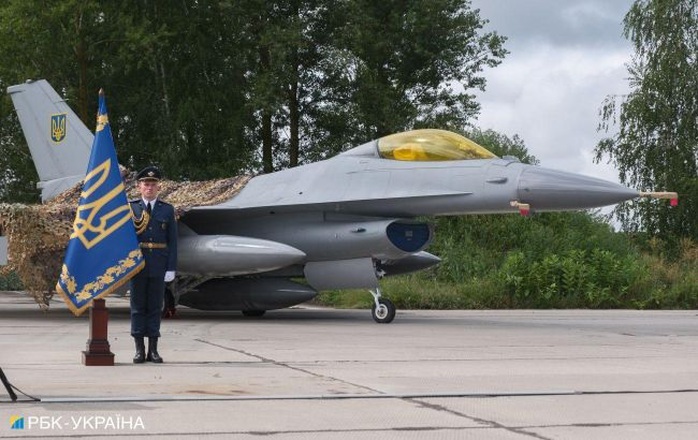 Đan Mạch đã chuyển lô máy bay chiến đấu F-16 thứ hai cho Ukraine. Ảnh: Vitalii Nosach, RBC-Ukraine Đan Mạch đã chuyển lô máy bay chiến đấu F-16 thứ hai cho Ukraine. Ảnh: Vitalii Nosach, RBC-Ukraine
