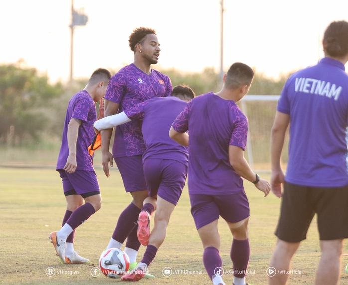 Tuyển thủ Việt Nam nói gì về Rafaelson?- Ảnh 4. Tuyển thủ Việt Nam nói gì về Rafaelson?- Ảnh 4.