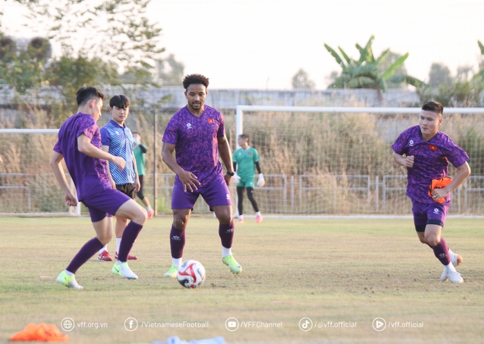 Tuyển thủ Việt Nam nói gì về Rafaelson?- Ảnh 2. Tuyển thủ Việt Nam nói gì về Rafaelson?- Ảnh 2.