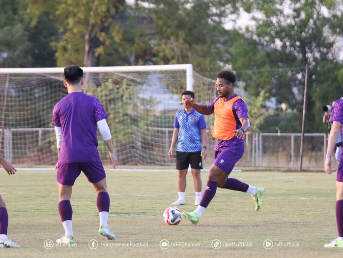 Tuyển thủ Việt Nam nói gì về Rafaelson?- Ảnh 1. Tuyển thủ Việt Nam nói gì về Rafaelson?- Ảnh 1.