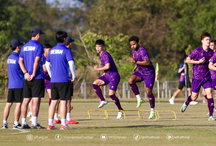 Tuyển thủ Việt Nam nói gì về Rafaelson?- Ảnh 3. Tuyển thủ Việt Nam nói gì về Rafaelson?- Ảnh 3.