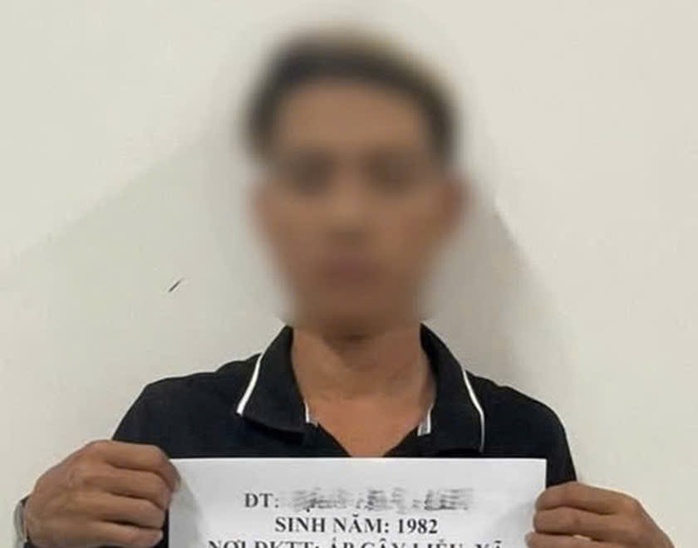 Khởi tố tài xế tông xe vào 2 chiến sĩ công an ở Bình Dương- Ảnh 1. Khởi tố tài xế tông xe vào 2 chiến sĩ công an ở Bình Dương- Ảnh 1.