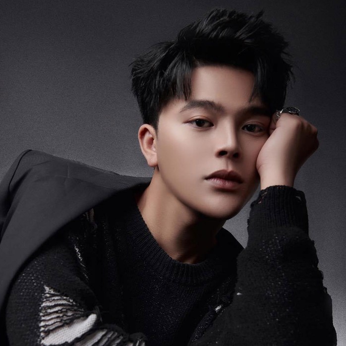 Giải Mai Vàng: Hạng mục "Nam ca sĩ - Rapper" và "Nữ ca sĩ" được yêu thích nhất: Đường đua khốc liệt!- Ảnh 7. Giải Mai Vàng: Hạng mục "Nam ca sĩ - Rapper" và "Nữ ca sĩ" được yêu thích nhất: Đường đua khốc liệt!- Ảnh 7.