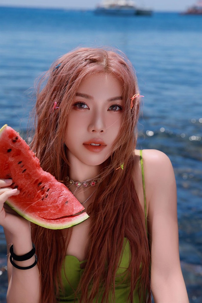Giải Mai Vàng: Hạng mục "Nam ca sĩ - Rapper" và "Nữ ca sĩ" được yêu thích nhất: Đường đua khốc liệt!- Ảnh 10. Giải Mai Vàng: Hạng mục "Nam ca sĩ - Rapper" và "Nữ ca sĩ" được yêu thích nhất: Đường đua khốc liệt!- Ảnh 10.