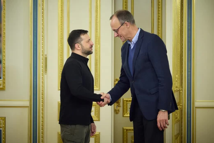 Tổng thống Zelensky bất ngờ đề xuất đưa quân nước ngoài tới Ukraine- Ảnh 1. Tổng thống Zelensky bất ngờ đề xuất đưa quân nước ngoài tới Ukraine- Ảnh 1.
