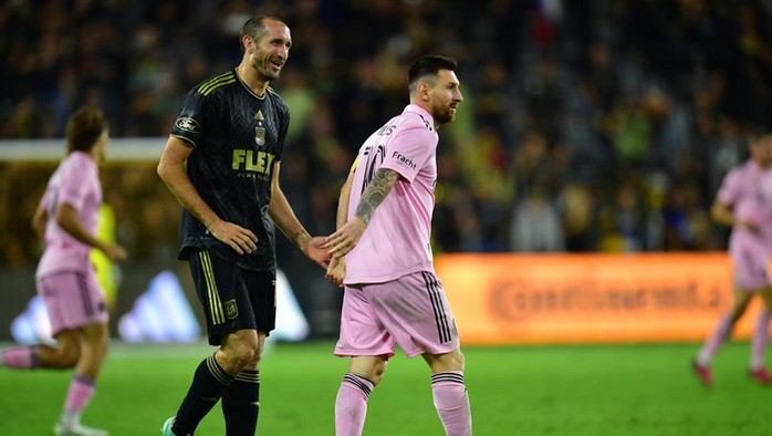 Huyền thoại Juventus chỉ ra khía cạnh mà Messi hơn Ronaldo- Ảnh 1. Huyền thoại Juventus chỉ ra khía cạnh mà Messi hơn Ronaldo- Ảnh 1.