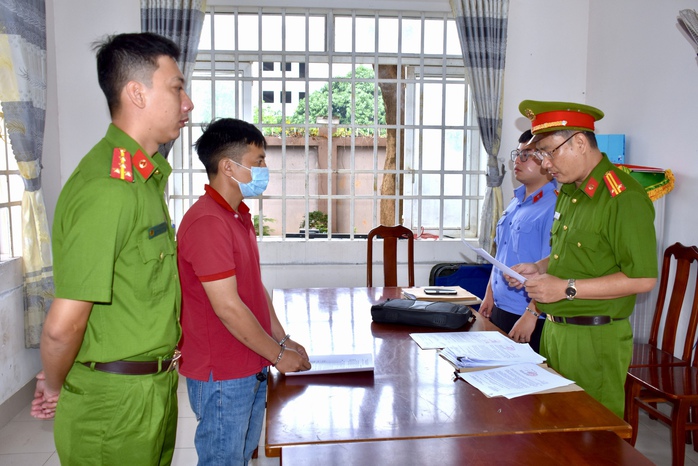 Bắt tạm giam 7 đối tượng tham ô tài sản ở Bà Rịa - Vũng Tàu - Ảnh 1. Bắt tạm giam 7 đối tượng tham ô tài sản ở Bà Rịa - Vũng Tàu - Ảnh 1.