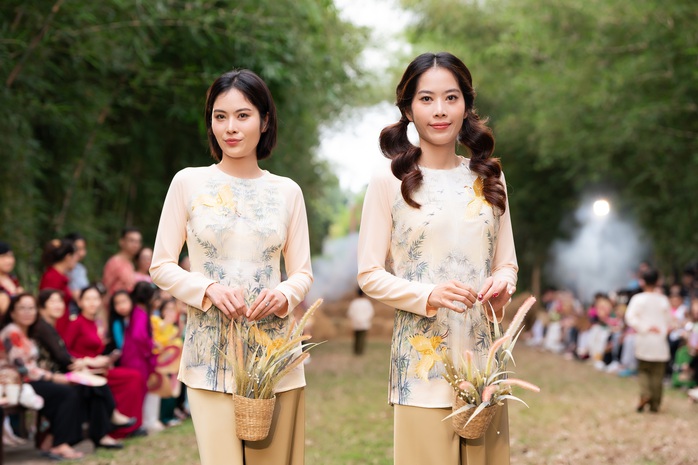 Xem Việt Trinh trình diễn thời trang- Ảnh 7. Xem Việt Trinh trình diễn thời trang- Ảnh 7.