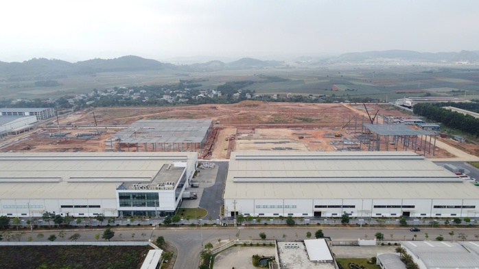 Chính quyền phường yêu cầu dừng, công ty vẫn tiếp tục xây công trình không phép- Ảnh 1. Chính quyền phường yêu cầu dừng, công ty vẫn tiếp tục xây công trình không phép- Ảnh 1.