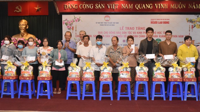 Mang Tết đến với đồng bào dân tộc thiểu số có hoàn cảnh khó khăn của TP HCM- Ảnh 8. Mang Tết đến với đồng bào dân tộc thiểu số có hoàn cảnh khó khăn của TP HCM- Ảnh 8.