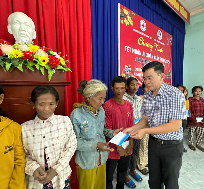 Tổng Công ty Khánh Việt hỗ trợ người có hoàn cảnh khó khăn- Ảnh 5. Tổng Công ty Khánh Việt hỗ trợ người có hoàn cảnh khó khăn- Ảnh 5.