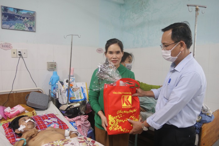 Tổng Công ty Khánh Việt hỗ trợ người có hoàn cảnh khó khăn- Ảnh 6. Tổng Công ty Khánh Việt hỗ trợ người có hoàn cảnh khó khăn- Ảnh 6.