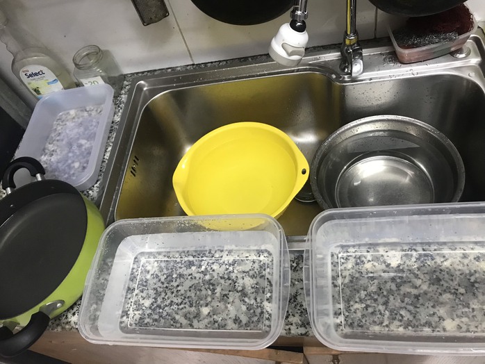 Hàng ngàn người trong chung cư ở TP HCM phập phồng vì cúp nước liên tục - Ảnh 2. Hàng ngàn người trong chung cư ở TP HCM phập phồng vì cúp nước liên tục - Ảnh 2.
