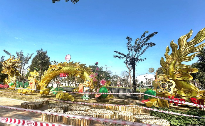 Linh vật rồng "quay đầu" ở Đắk Lắk đã hướng về phía trước- Ảnh 3. Linh vật rồng "quay đầu" ở Đắk Lắk đã hướng về phía trước- Ảnh 3.