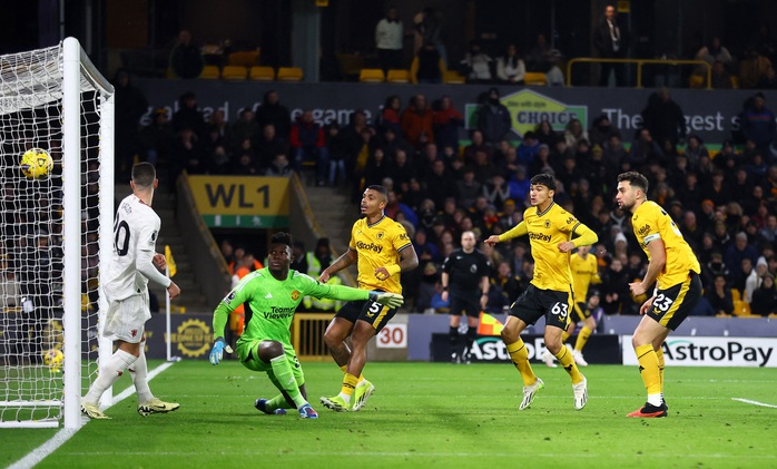 Rượt đuổi nghẹt thở, Man United hạ chủ nhà Wolverhampton phút 90+7- Ảnh 6. Rượt đuổi nghẹt thở, Man United hạ chủ nhà Wolverhampton phút 90+7- Ảnh 6.