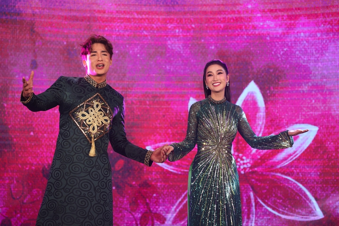 Khi nghệ sĩ hài hát thì sẽ thế nào?- Ảnh 6. Khi nghệ sĩ hài hát thì sẽ thế nào?- Ảnh 6.