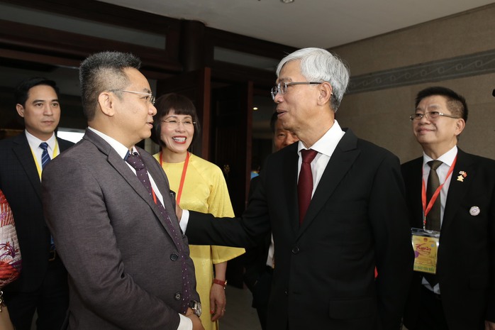 Đoàn đại biểu kiều bào dâng hương, dâng hoa các Vua Hùng- Ảnh 10. Đoàn đại biểu kiều bào dâng hương, dâng hoa các Vua Hùng- Ảnh 10.