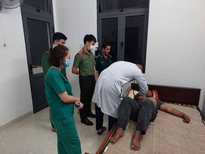 Một tàu nước ngoài bị phá nước, chìm gần Côn Đảo- Ảnh 2. Một tàu nước ngoài bị phá nước, chìm gần Côn Đảo- Ảnh 2.