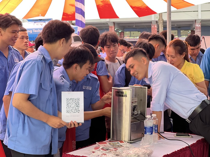Năm 2024, TP HCM thiếu nhân lực ngành nghề nào?- Ảnh 4.