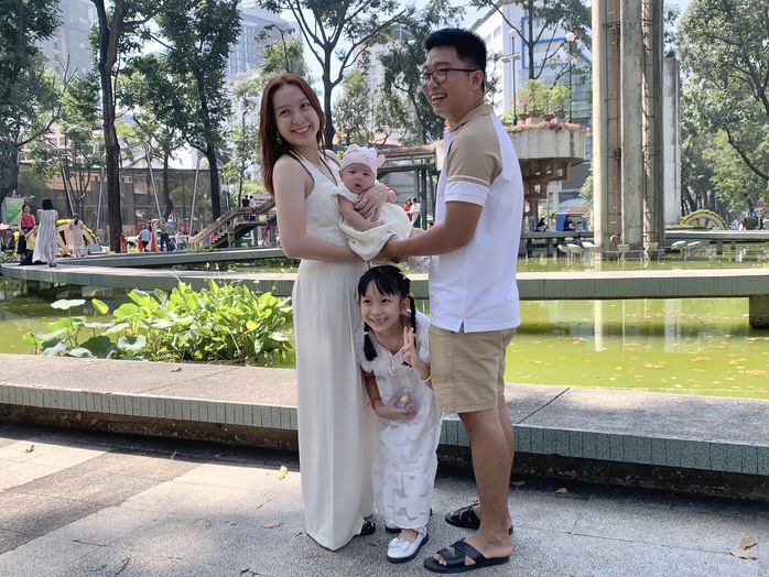 TP HCM: Người dân hào hứng du xuân mùng 1 Tết- Ảnh 6. TP HCM: Người dân hào hứng du xuân mùng 1 Tết- Ảnh 6.