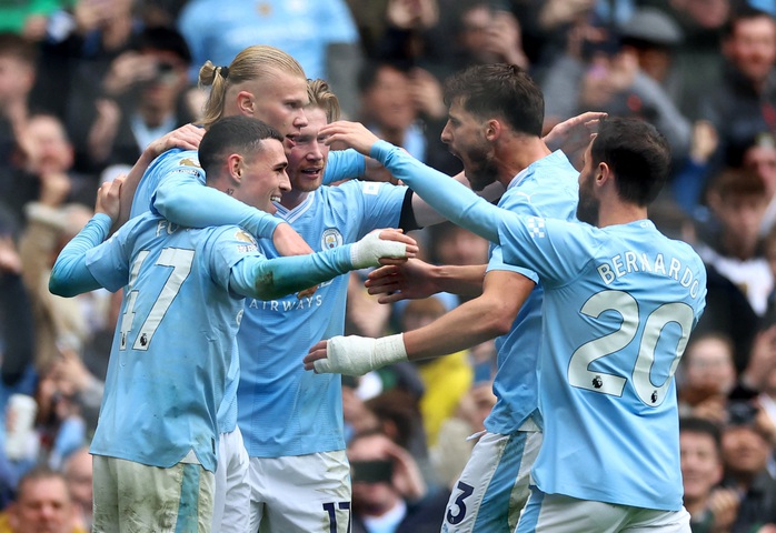 "Quái kiệt" Haaland tỏa sáng, Man City tái chiếm ngôi đầu Ngoại hạng - Ảnh 5. "Quái kiệt" Haaland tỏa sáng, Man City tái chiếm ngôi đầu Ngoại hạng - Ảnh 5.