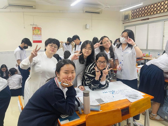 Thầy giáo Gen Z chia sẻ bí quyết “ăn Tết không quên bài”- Ảnh 1. Thầy giáo Gen Z chia sẻ bí quyết “ăn Tết không quên bài”- Ảnh 1.