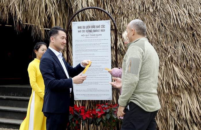 Khách quốc tế "xông đất" du lịch Ninh Bình- Ảnh 2. Khách quốc tế "xông đất" du lịch Ninh Bình- Ảnh 2.