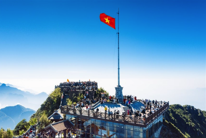 Du khách đổ về Sa Pa, khách sạn "cháy" phòng- Ảnh 1. Du khách đổ về Sa Pa, khách sạn "cháy" phòng- Ảnh 1.