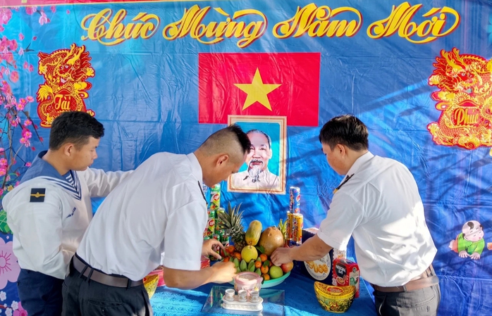"Xuân sum vầy - Tết sẻ chia": Đón Tết nơi đầu sóng, ngọn gió- Ảnh 1. "Xuân sum vầy - Tết sẻ chia": Đón Tết nơi đầu sóng, ngọn gió- Ảnh 1.