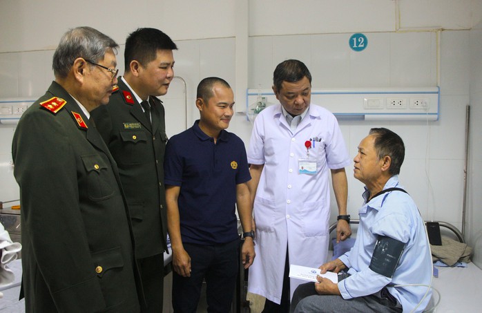 "Xuân sum vầy - Tết sẻ chia": Ấm áp từ những điều giản dị- Ảnh 2.