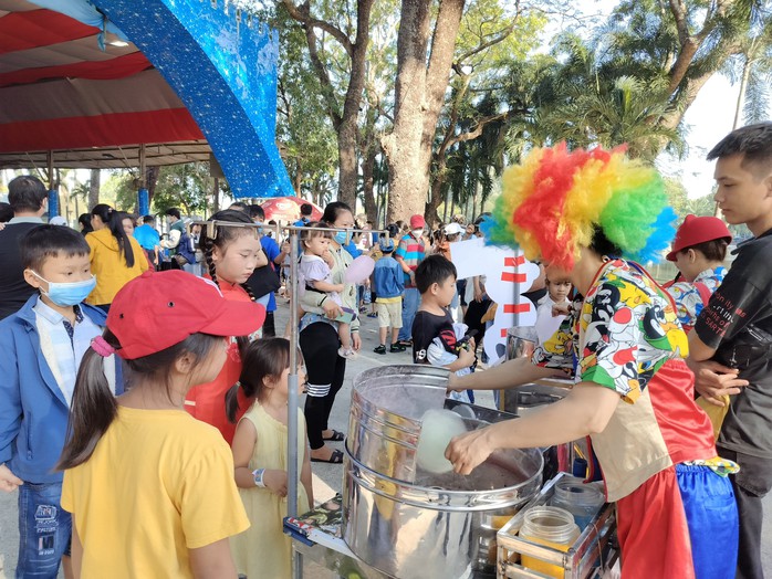 Tết trọn vẹn cho công nhân khó khăn- Ảnh 6. Tết trọn vẹn cho công nhân khó khăn- Ảnh 6.
