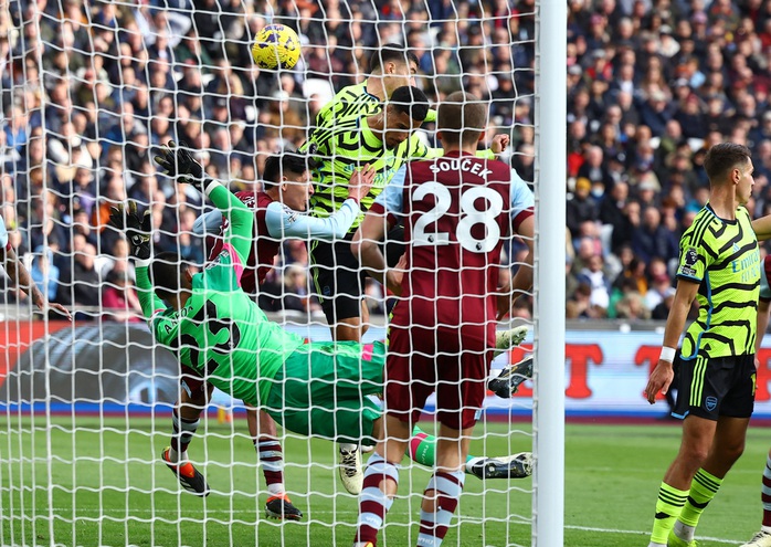Arsenal "đánh tennis" tại London, Man United thắng nghẹt thở với McTominay- Ảnh 1. Arsenal "đánh tennis" tại London, Man United thắng nghẹt thở với McTominay- Ảnh 1.
