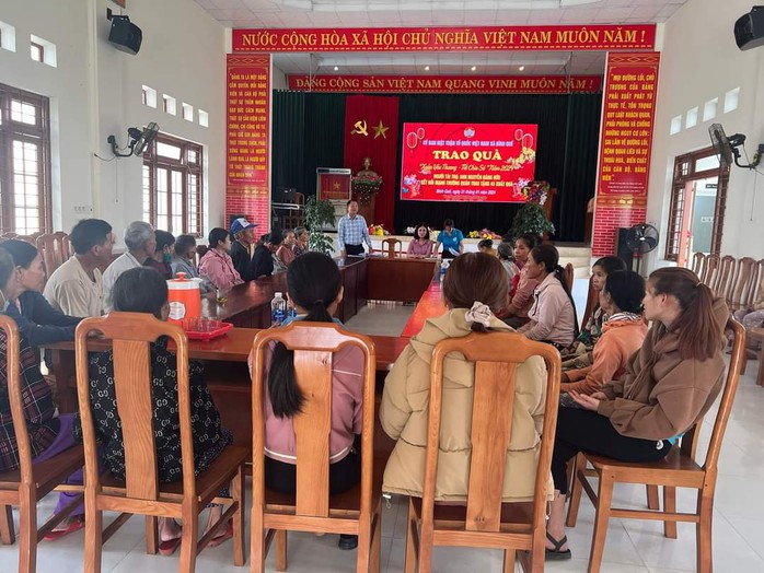 "Xuân sum vầy - Tết sẻ chia": Tết là để cho đi!- Ảnh 2. "Xuân sum vầy - Tết sẻ chia": Tết là để cho đi!- Ảnh 2.