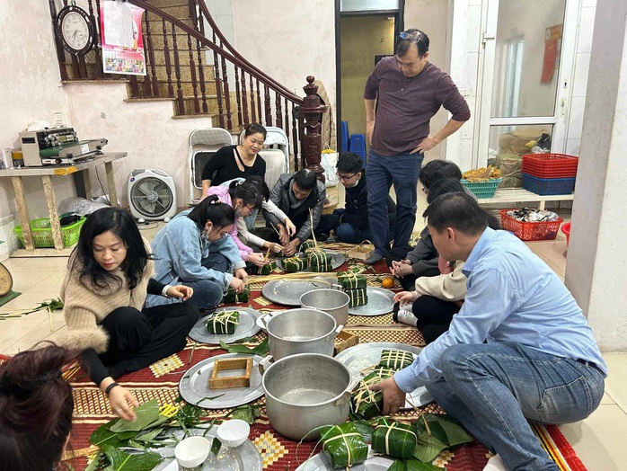 "Xuân sum vầy - Tết sẻ chia": YÊU THƯƠNG CHO ĐI LÀ CÒN MÃI!- Ảnh 1. "Xuân sum vầy - Tết sẻ chia": YÊU THƯƠNG CHO ĐI LÀ CÒN MÃI!- Ảnh 1.