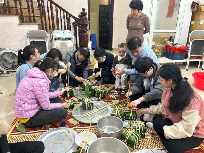 "Xuân sum vầy - Tết sẻ chia": YÊU THƯƠNG CHO ĐI LÀ CÒN MÃI!- Ảnh 4. "Xuân sum vầy - Tết sẻ chia": YÊU THƯƠNG CHO ĐI LÀ CÒN MÃI!- Ảnh 4.