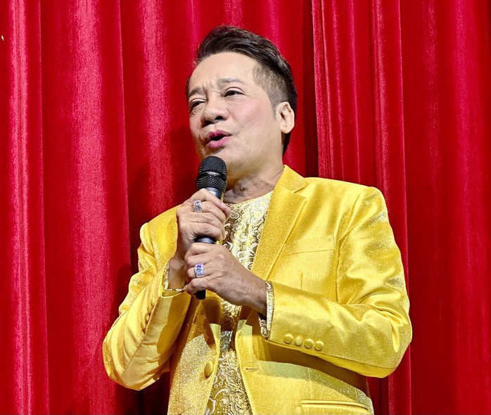 Việt Hương, Võ Tấn Phát tung hứng duyên dáng trong vở "Truy lùng Thái tử"- Ảnh 4. Việt Hương, Võ Tấn Phát tung hứng duyên dáng trong vở "Truy lùng Thái tử"- Ảnh 4.