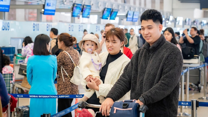 Được giúp đỡ tại sân bay ngày 30 Tết, người phụ nữ lên mạng cảm ơn- Ảnh 12. Được giúp đỡ tại sân bay ngày 30 Tết, người phụ nữ lên mạng cảm ơn- Ảnh 12.
