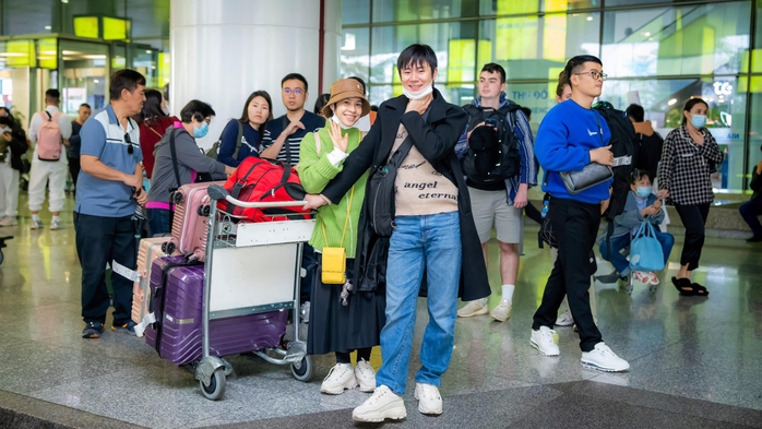 Được giúp đỡ tại sân bay ngày 30 Tết, người phụ nữ lên mạng cảm ơn- Ảnh 14. Được giúp đỡ tại sân bay ngày 30 Tết, người phụ nữ lên mạng cảm ơn- Ảnh 14.