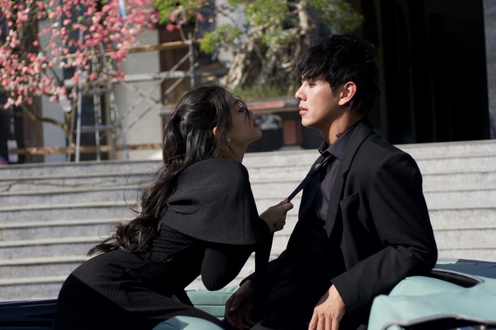 Song Luân mở bát Vpop bằng màn âu yếm nữ chính hotgirl- Ảnh 3. Song Luân mở bát Vpop bằng màn âu yếm nữ chính hotgirl- Ảnh 3.