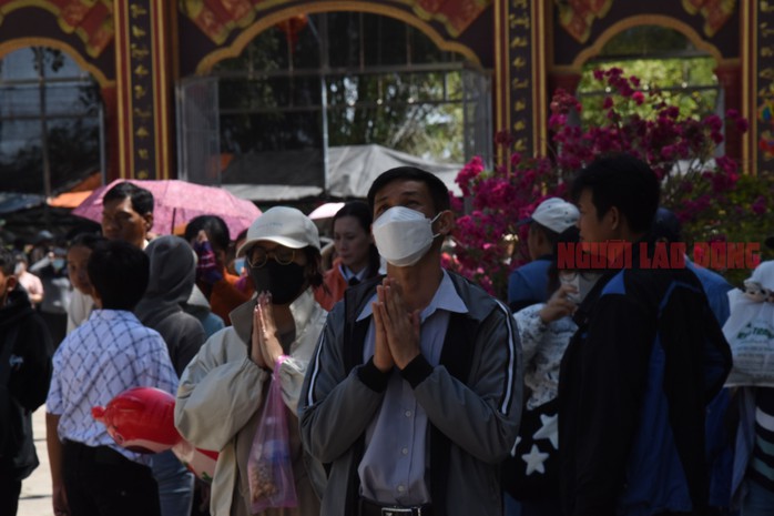 CLIP: “Biển người” đổ về ngôi chùa đặc biệt ở miền Tây- Ảnh 22. CLIP: “Biển người” đổ về ngôi chùa đặc biệt ở miền Tây- Ảnh 22.