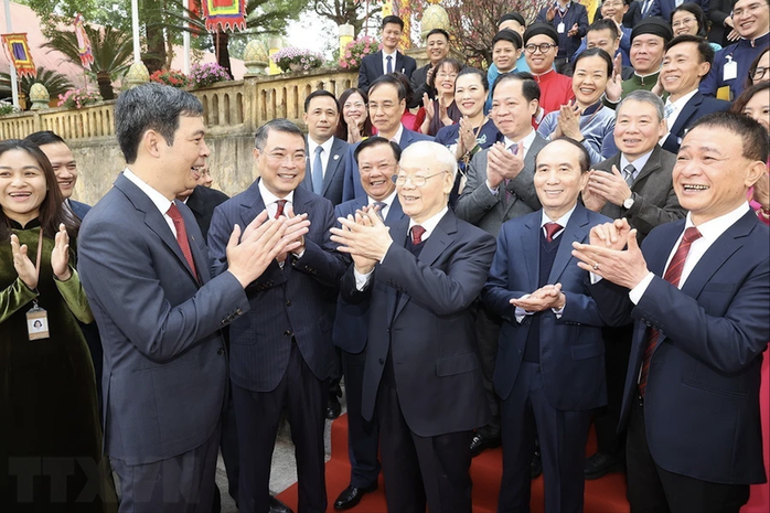 Tổng Bí thư Nguyễn Phú Trọng dâng hương tại Hoàng Thành Thăng Long- Ảnh 9. Tổng Bí thư Nguyễn Phú Trọng dâng hương tại Hoàng Thành Thăng Long- Ảnh 9.