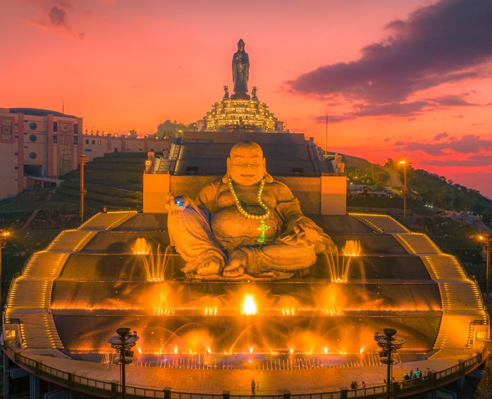 Về Tây Ninh chiêm ngưỡng thác nước nhân tạo cao nhất châu Á- Ảnh 2. Về Tây Ninh chiêm ngưỡng thác nước nhân tạo cao nhất châu Á- Ảnh 2.