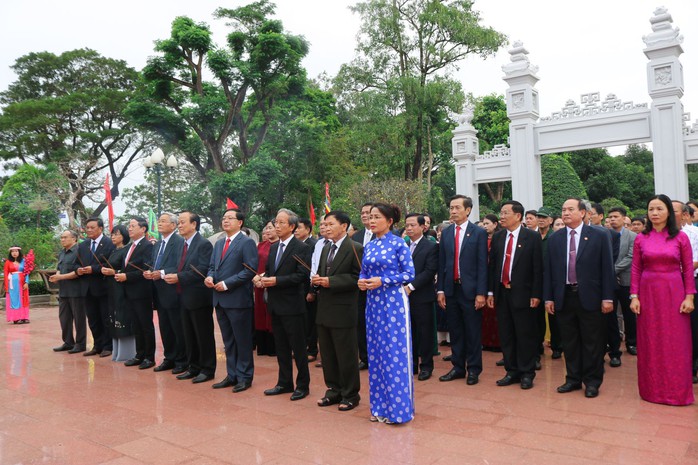 Bình Định tổ chức trọng thể lễ kỷ niệm 235 năm chiến thắng Ngọc Hồi - Đống Đa- Ảnh 1. Bình Định tổ chức trọng thể lễ kỷ niệm 235 năm chiến thắng Ngọc Hồi - Đống Đa- Ảnh 1.